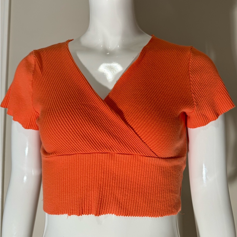 Heart Hips Orange Crop Top with Chic Appeal